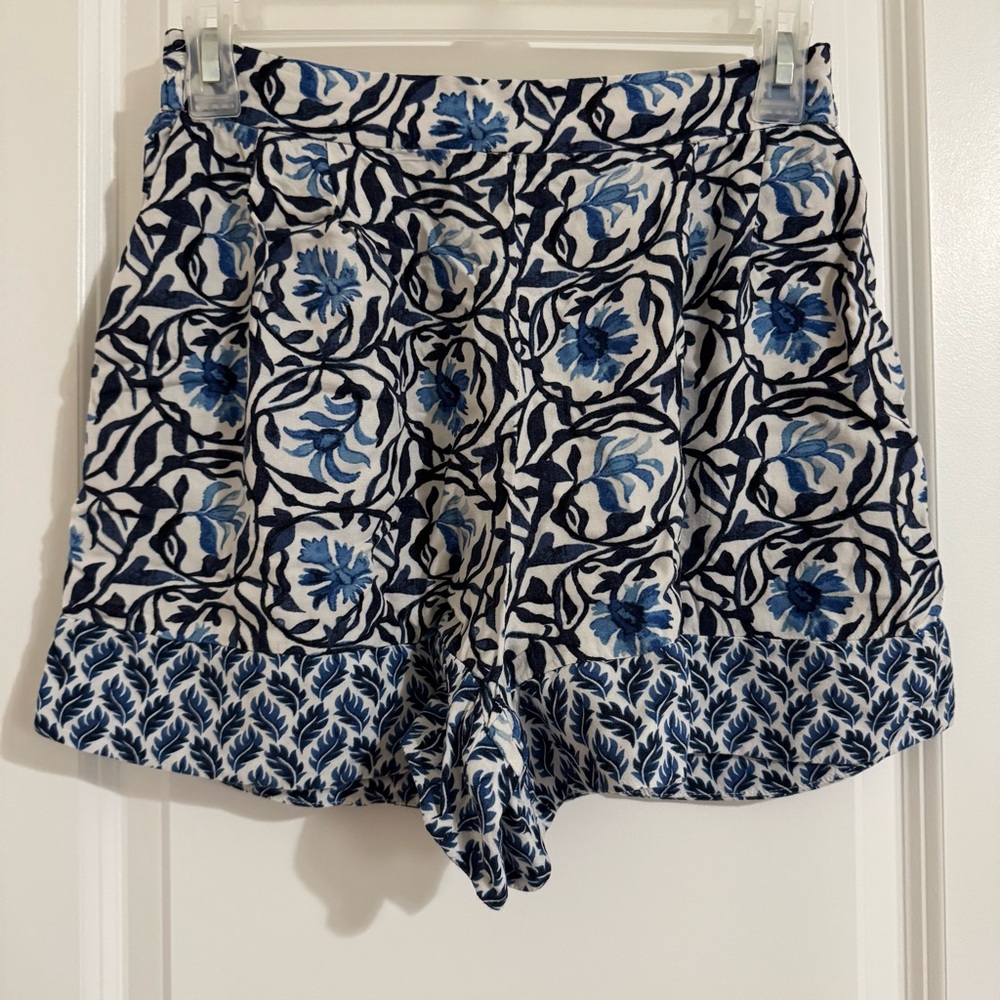 H&M Navy and White Floral Shorts, 2